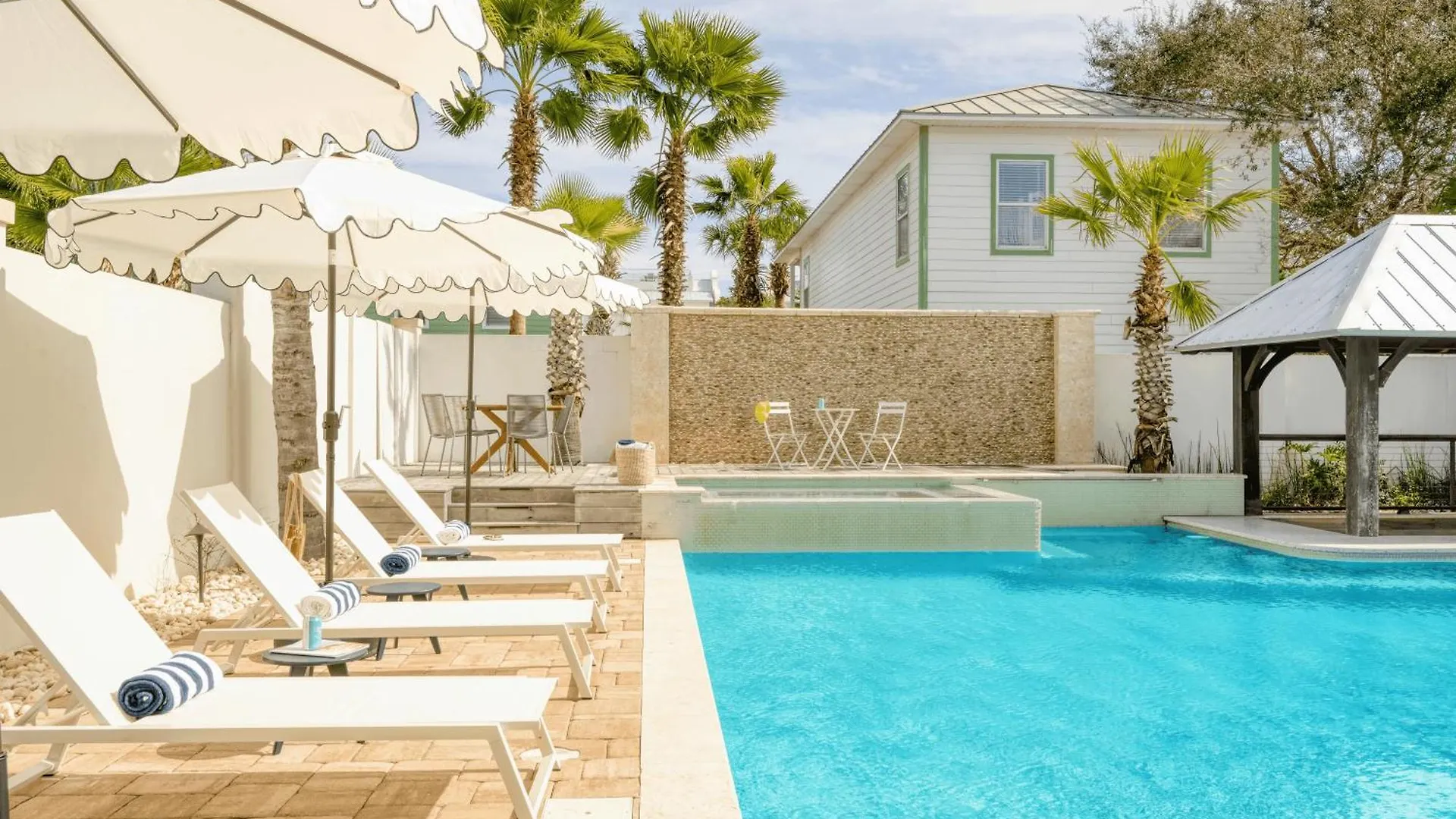 Monarch By Avantstay Breathtaking Estate W Beach Access Swim Up Bar Hot Tub Rooftop Views Destin 0*,  USA