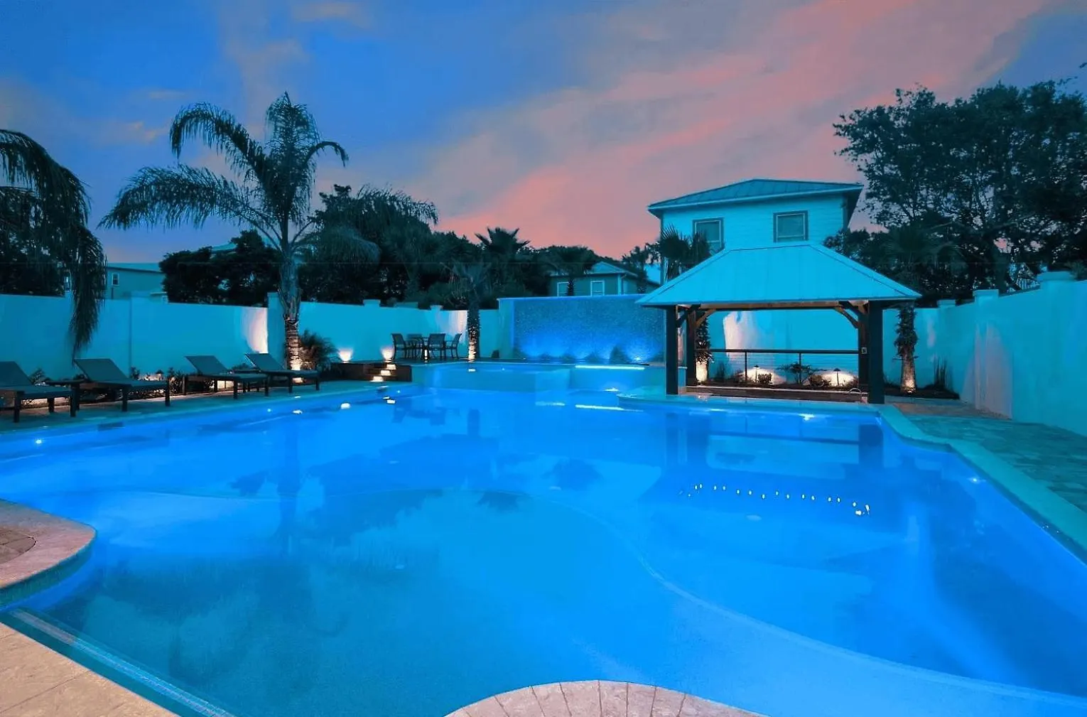 Monarch By Avantstay Breathtaking Estate W Beach Access Swim Up Bar Hot Tub Rooftop Views Destin
