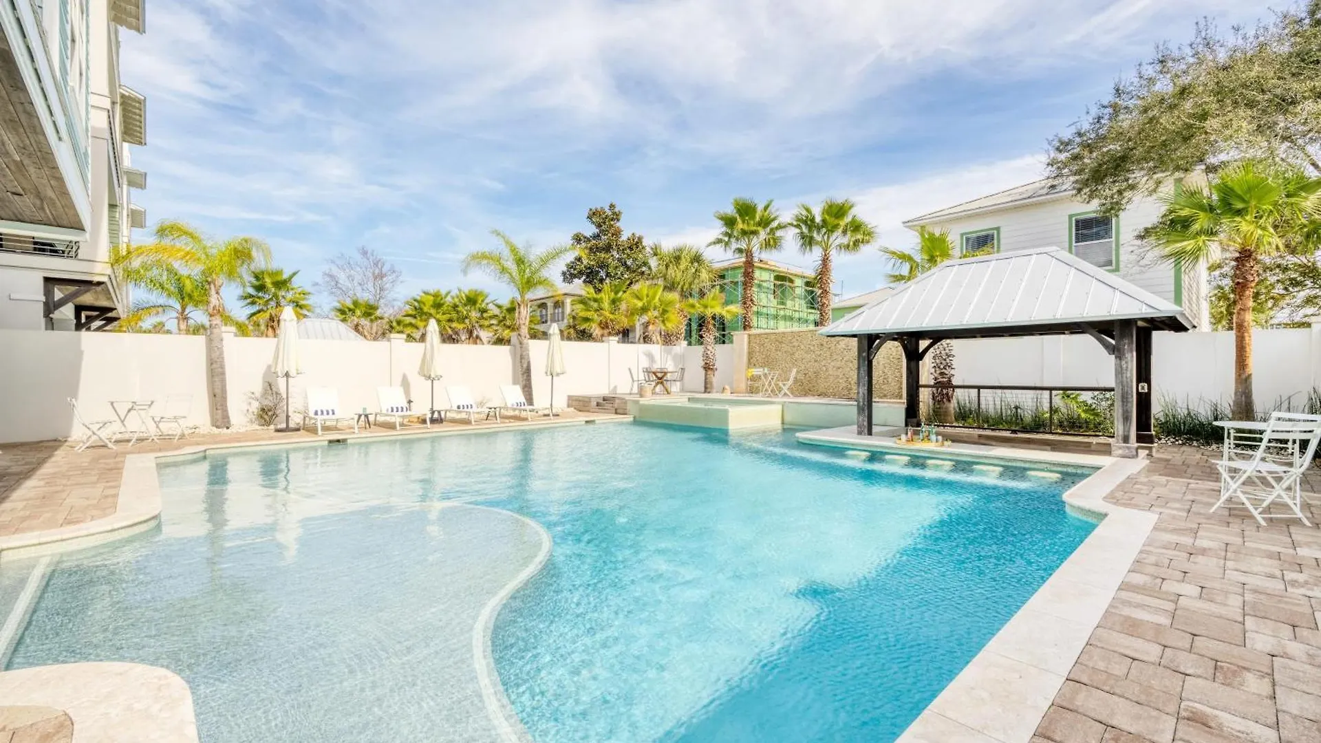Monarch By Avantstay Breathtaking Estate W Beach Access Swim Up Bar Hot Tub Rooftop Views Destin Ferienhaus