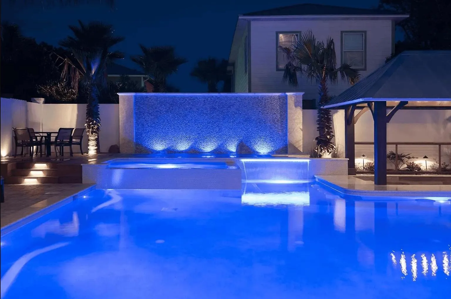 Feriehus Monarch By Avantstay Breathtaking Estate W Beach Access Swim Up Bar Hot Tub Rooftop Views Destin