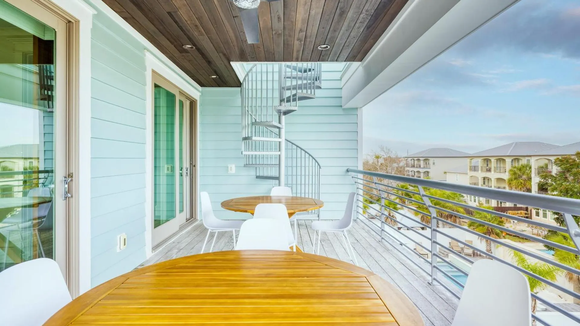 Monarch By Avantstay Breathtaking Estate W Beach Access Swim Up Bar Hot Tub Rooftop Views Destin USA